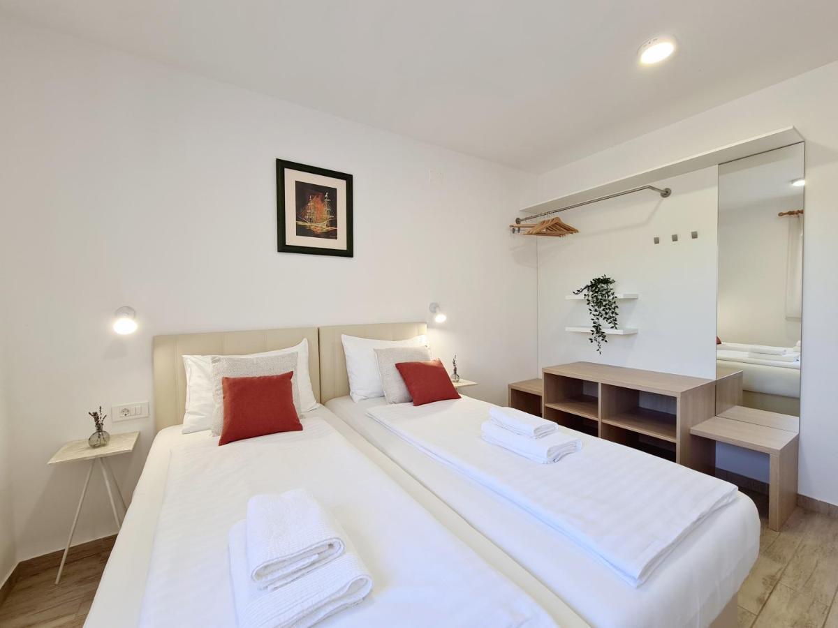 Orkula Apartments Pašman Buitenkant foto